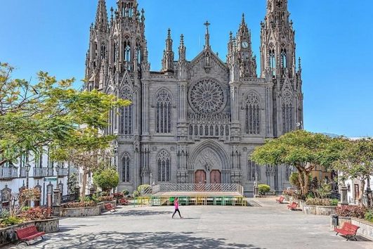 | Maanantai | KLASSINEN GRAN CANARIA – VIERAILU EUROOPAN VANHIMMASSA ROMMITEHTAASSA